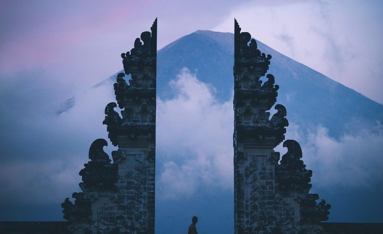 News|EducationOver 90 people believed buried under rubble after Indonesia school collapseAuthorities say six people are still alive under the rubble of the school and in contact with rescue workers.